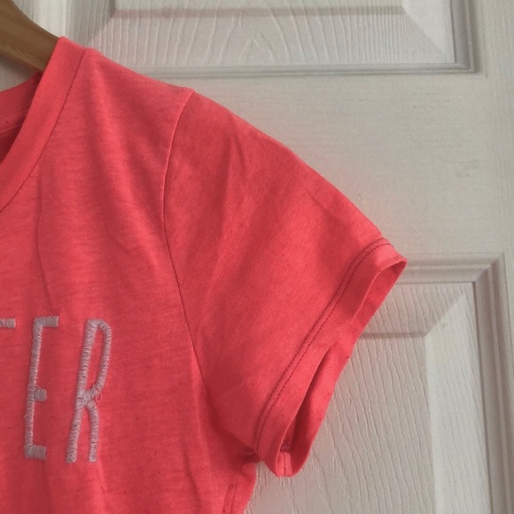 Pink Hollister t-shirt - Picture 2 of 3